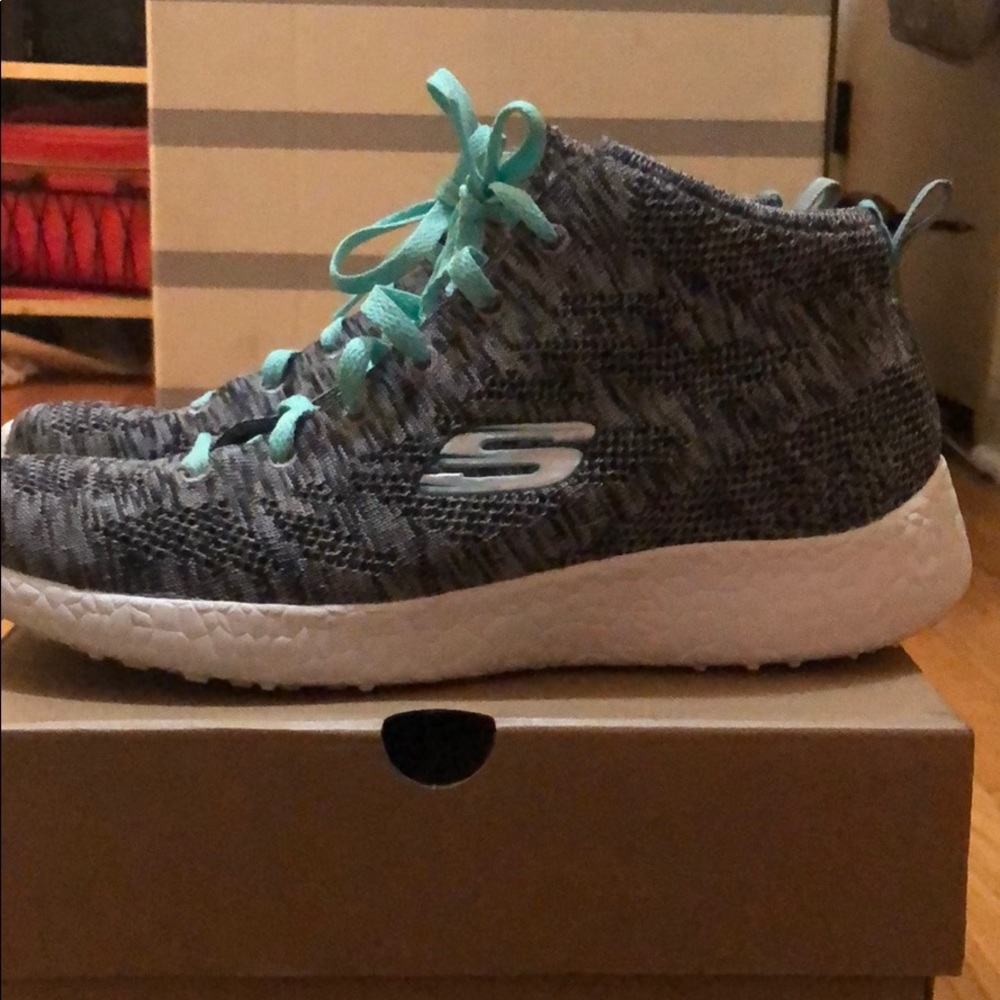 Grey marbles with teal accents and shoe strings